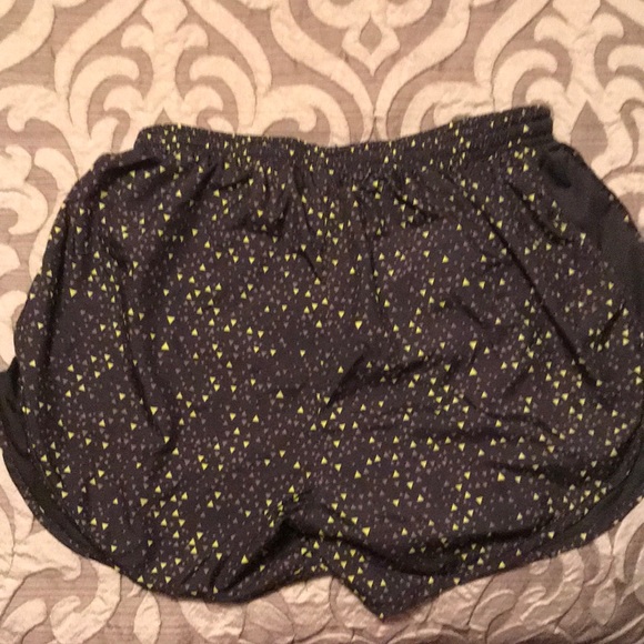Nike shorts - Picture 2 of 2